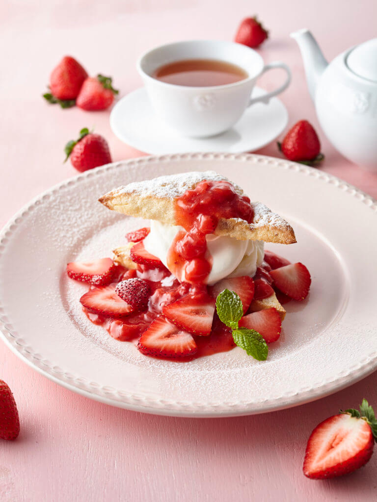 「苺のスコーンショートケーキ」