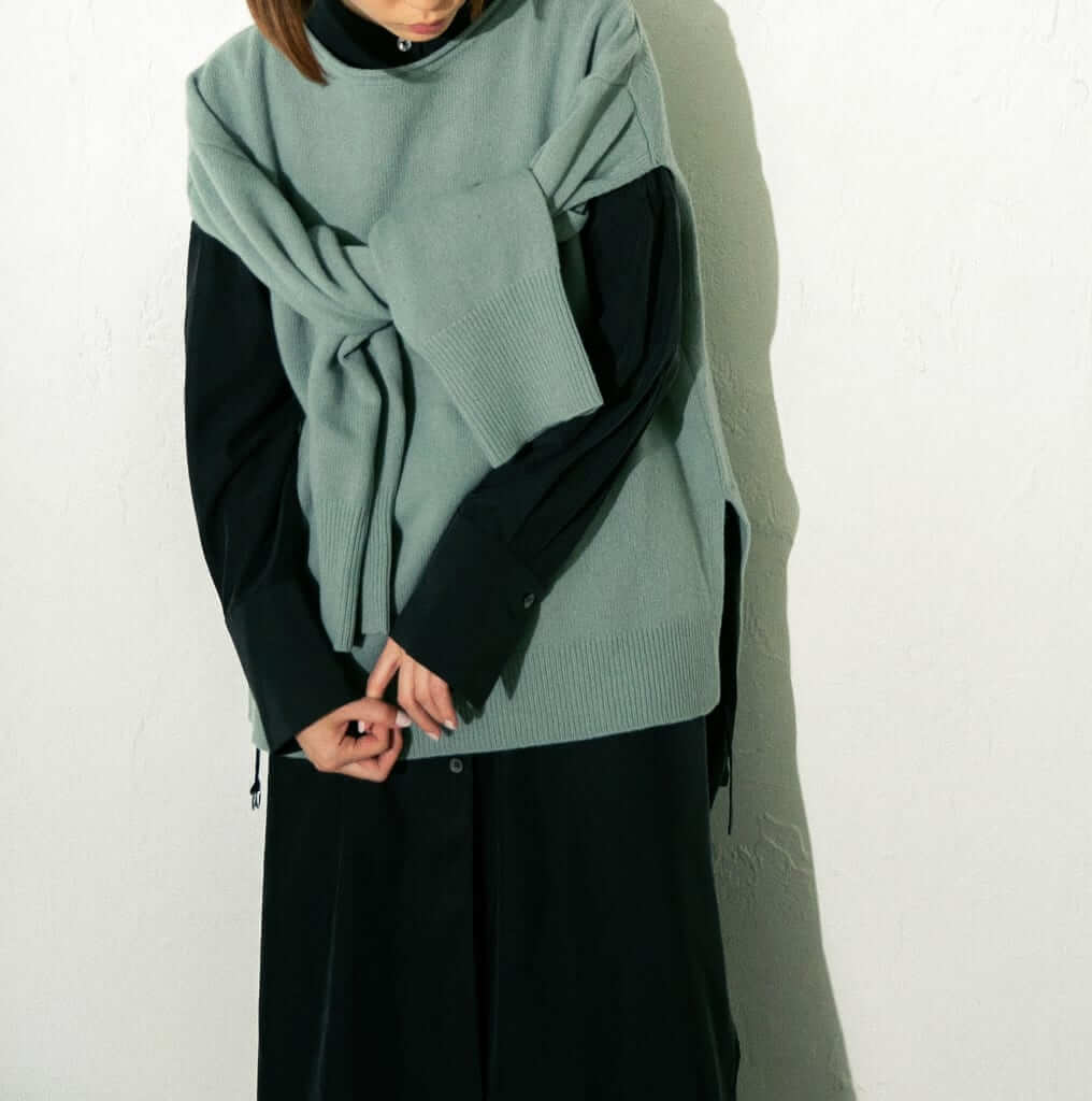 「MANYWAYニット」7,000円(税抜)