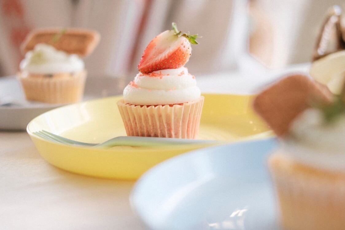 strawberry cup cakestrawberry cup cake