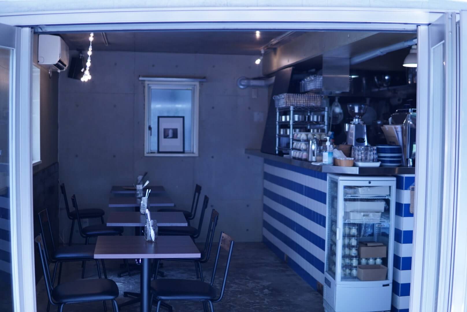 cafe The SUN LIVES HERE(カフェ ザ サン リブズ ヒア)の店内
