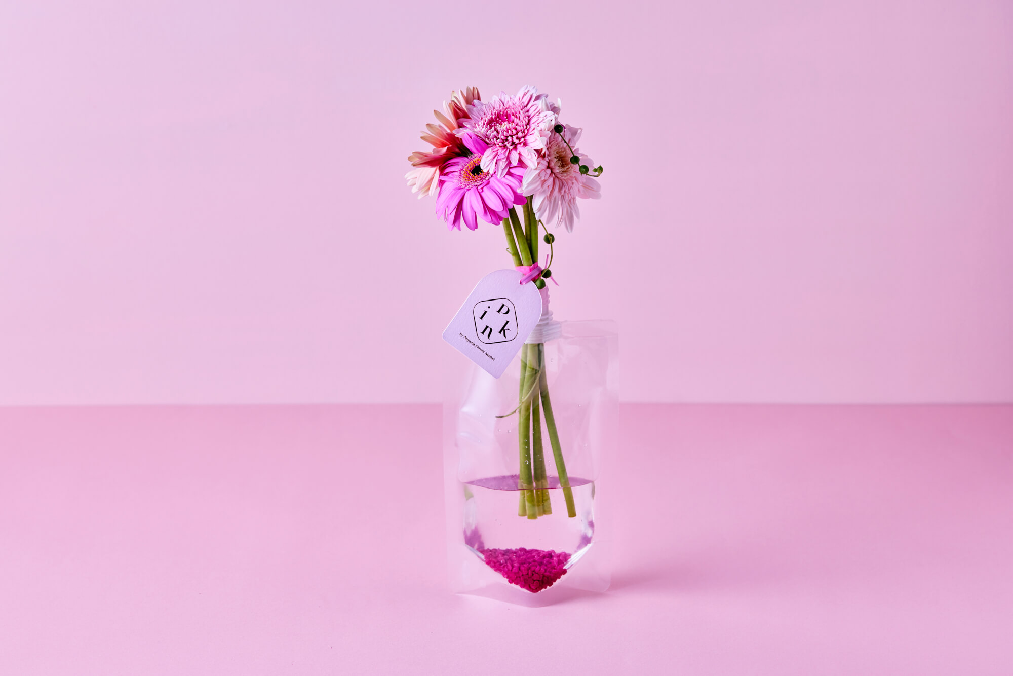 大阪・阪神梅田「Pink by Aoyama Flower MarketのEnergy flower S \￥1,100、M \￥1,650(ともに税込み)