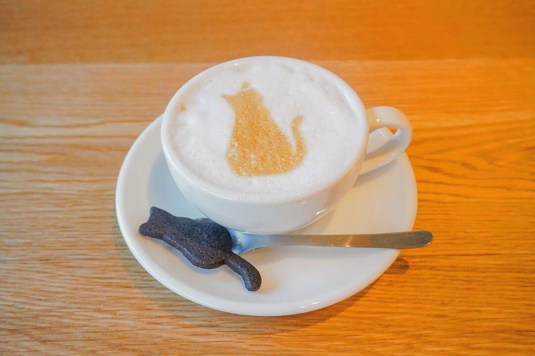 新大久保「ねこのいない、ねこカフェ」のロイヤルミルクティ／¥700(税込み)