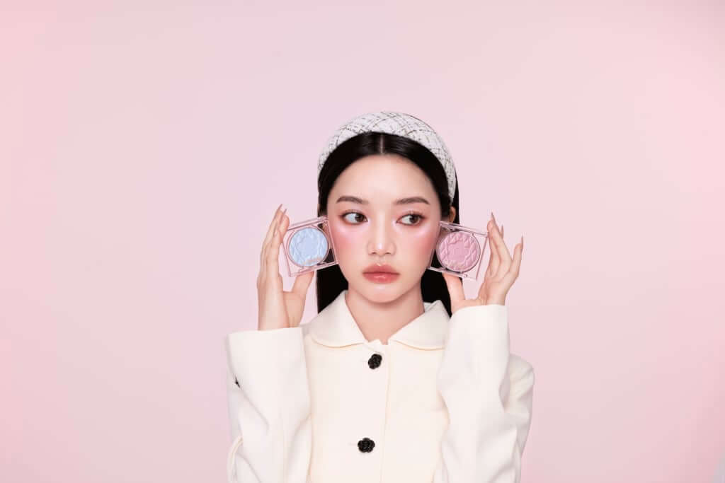 【デパコス多数！！美品】チーク・ハイライト51点まとめ売り★ DAISY DOLL by MARY QUANTの高密着チークの新色&ハイライトで360度美肌